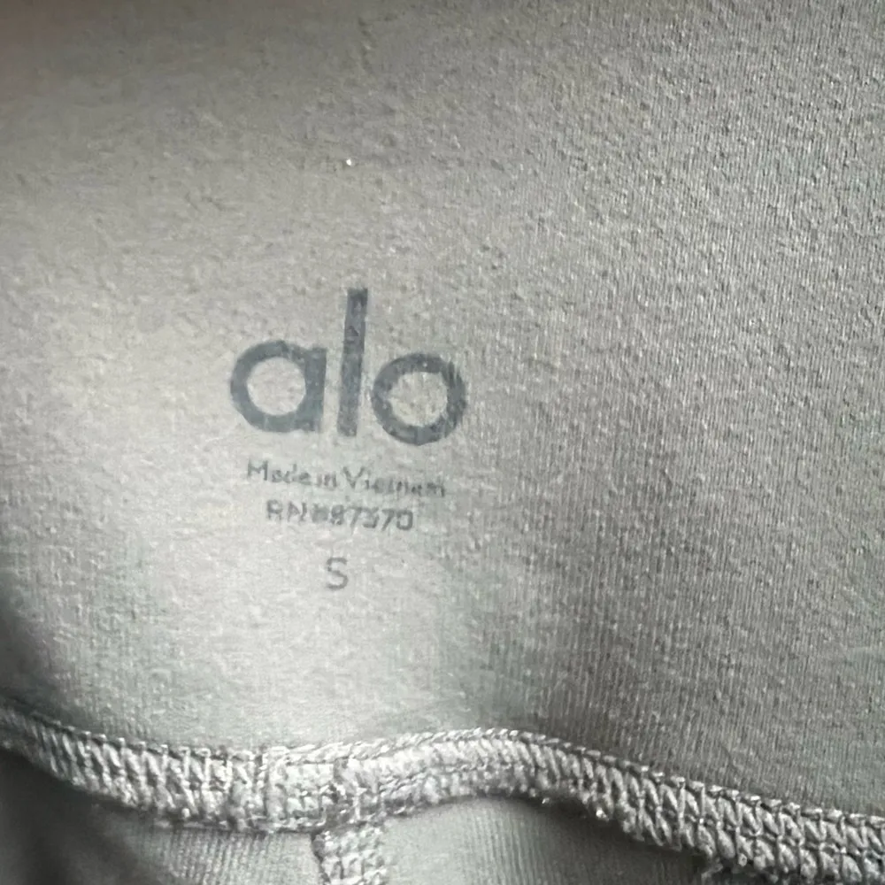 Alo yoga high waisted avenue leggings olive green Size S - Image 7