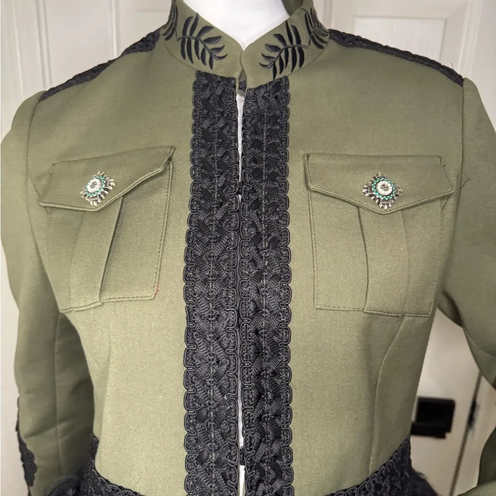 The Extreme collection military Green
Black fur jacket size 38 Unique. Green - Image 3