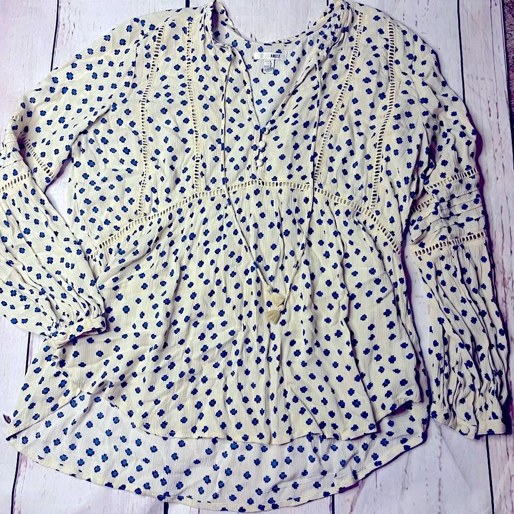 size M NWOT - Image 3