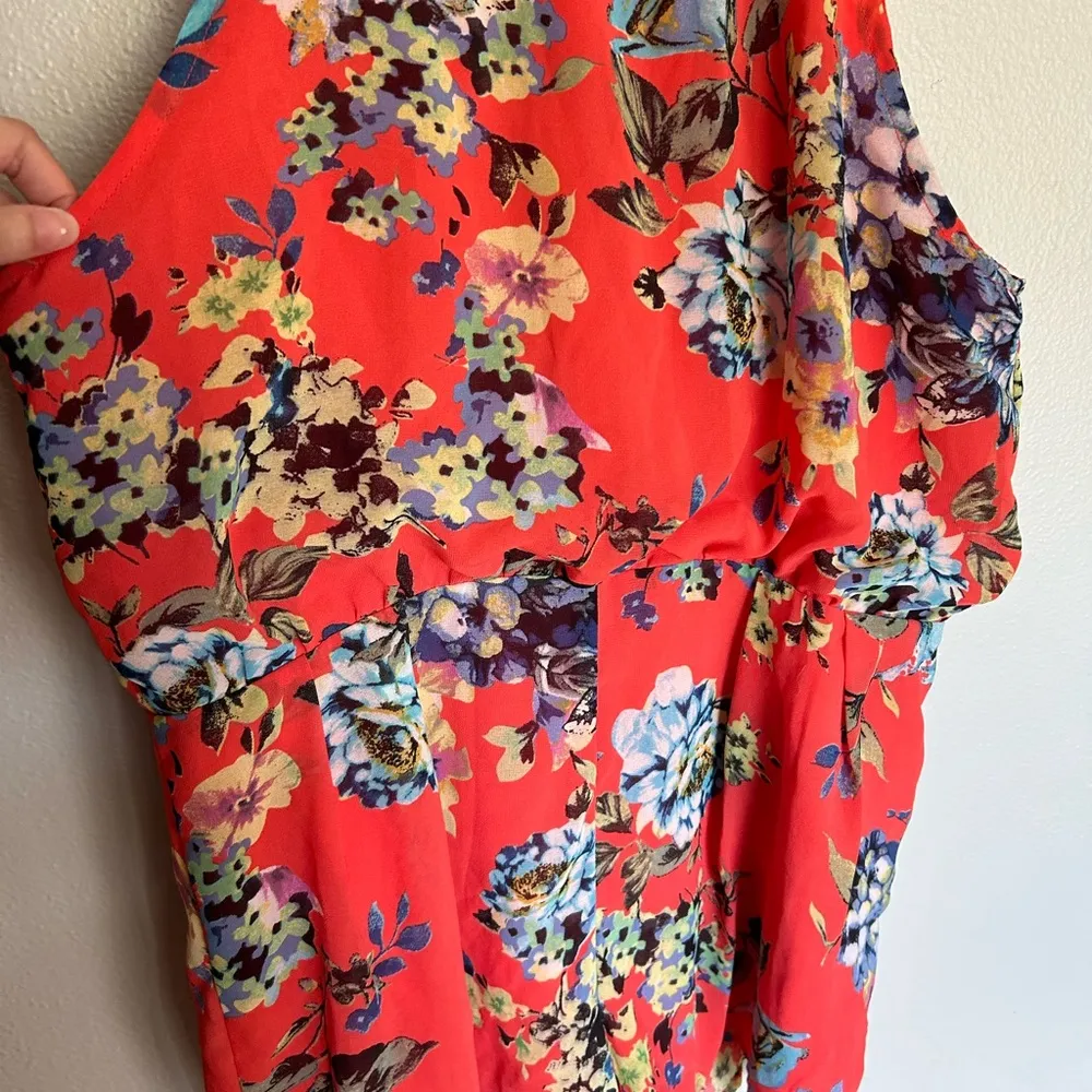Red floral shorts romper Size L - Image 5