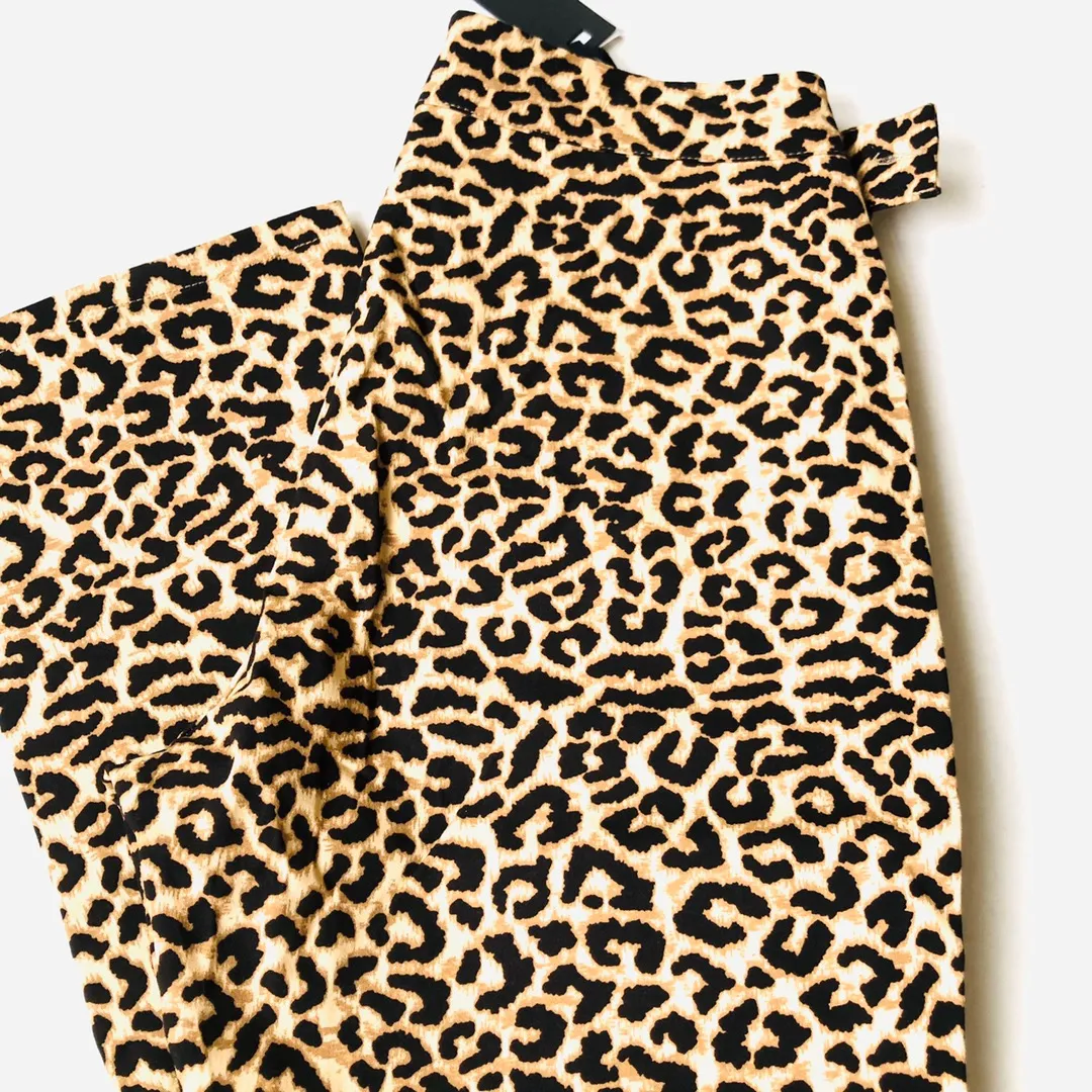 Cotton On Leopard Print Capri Pants/size 4 - Image 5