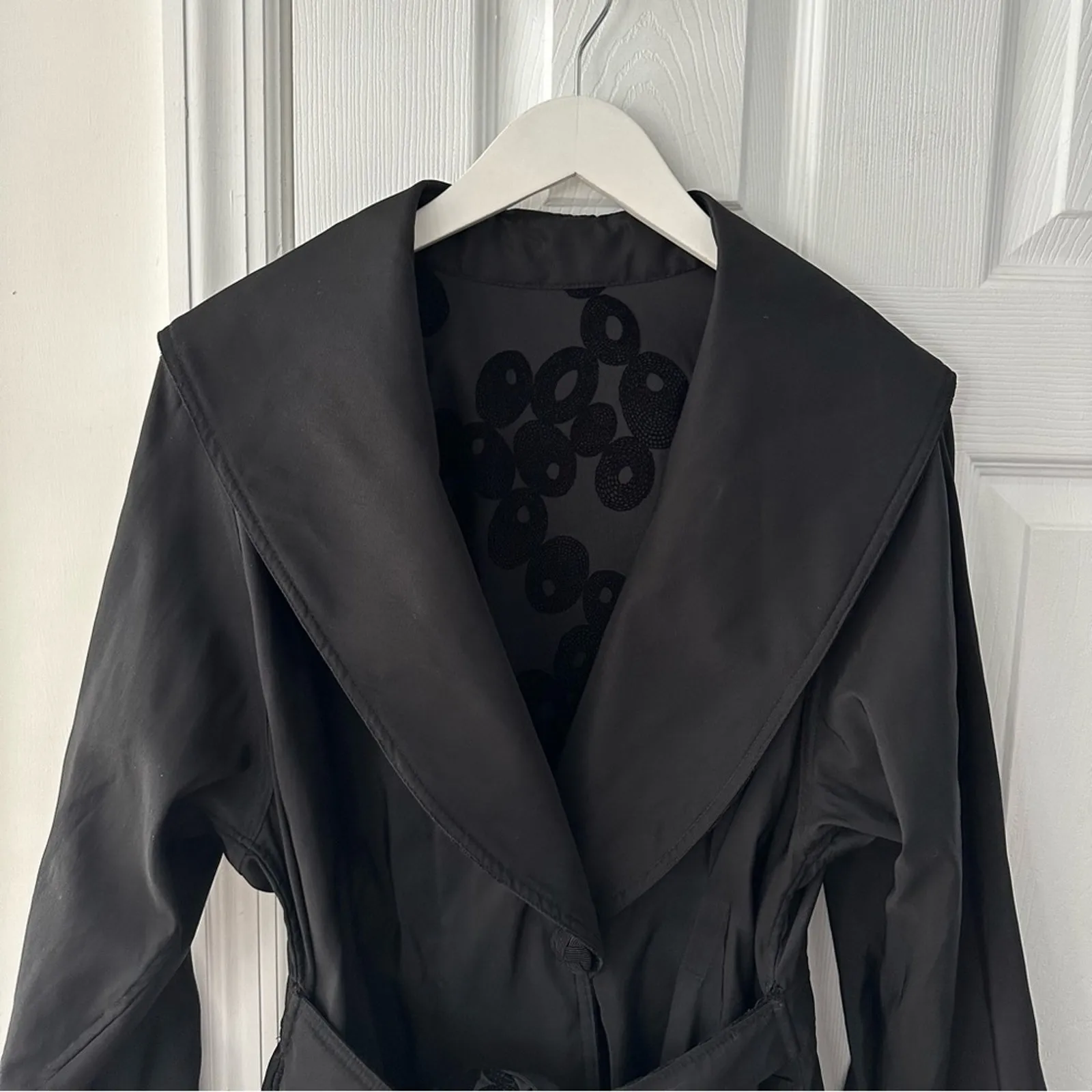 MycraPac Black Reversible Tie Belt Wide Lapel Rain Coat Velour Circle Print 0 P Size 8 - Image 12