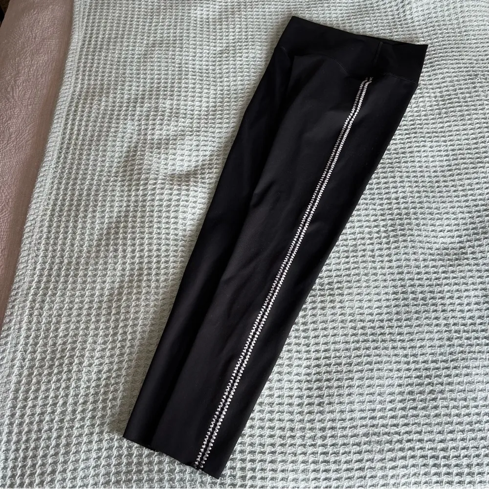 Aerie Offline Goals Black Crochet 7/8 Leggings M Medium - Image 2