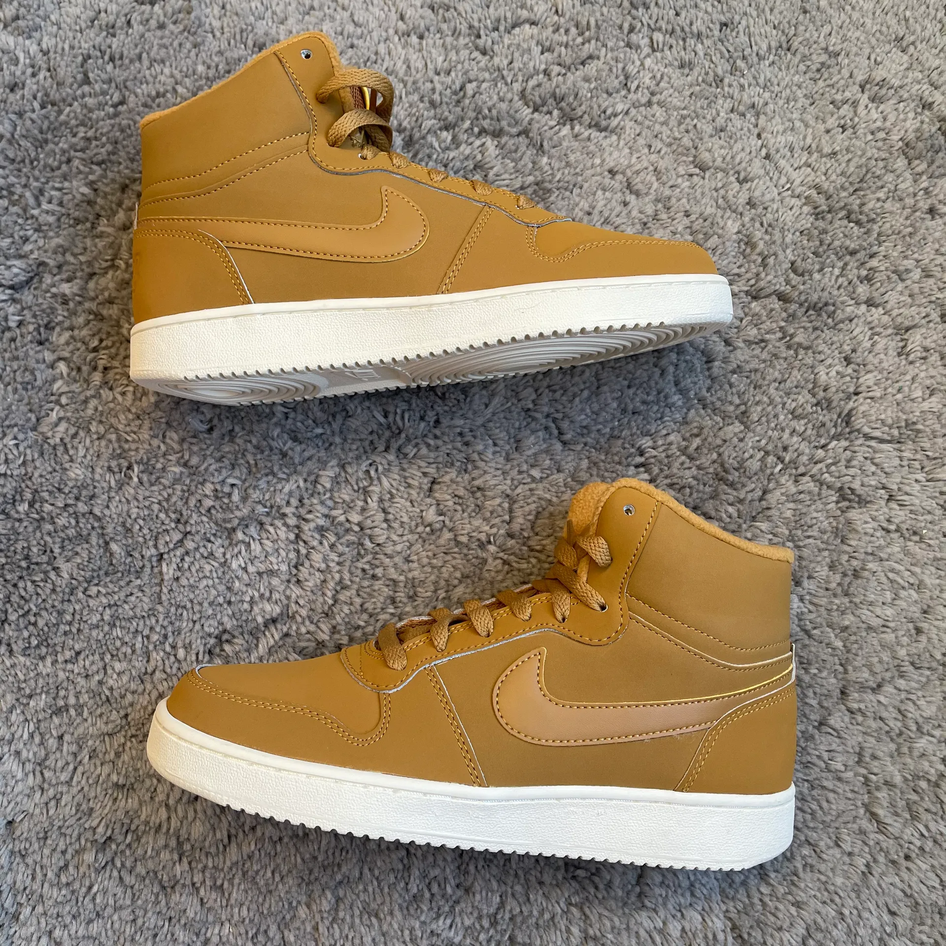 Nike Ebernon High Top (6.5) - Image 2