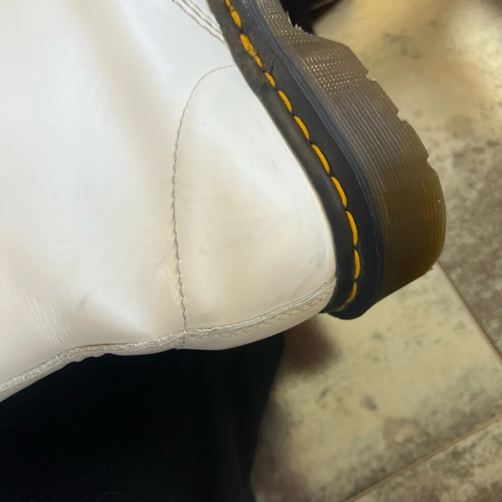 Doc Dr Martens Air Wair White Leather Boots Women’s Size 9 US 42 EU 11821 - Image 4