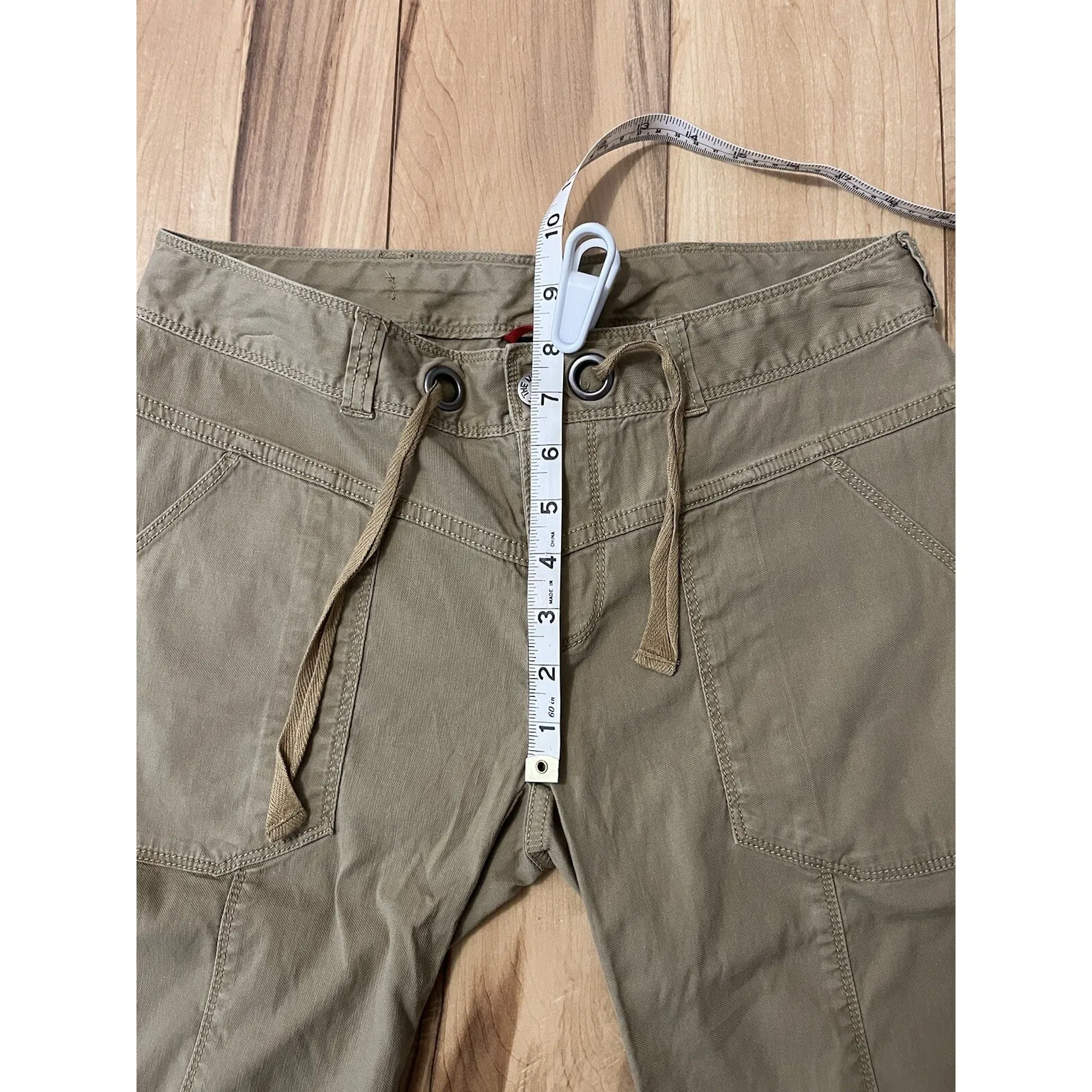The North Face Outdoor Hiking Shorts/capris Women's Size 4 Beige 14" Inseam - Image 3