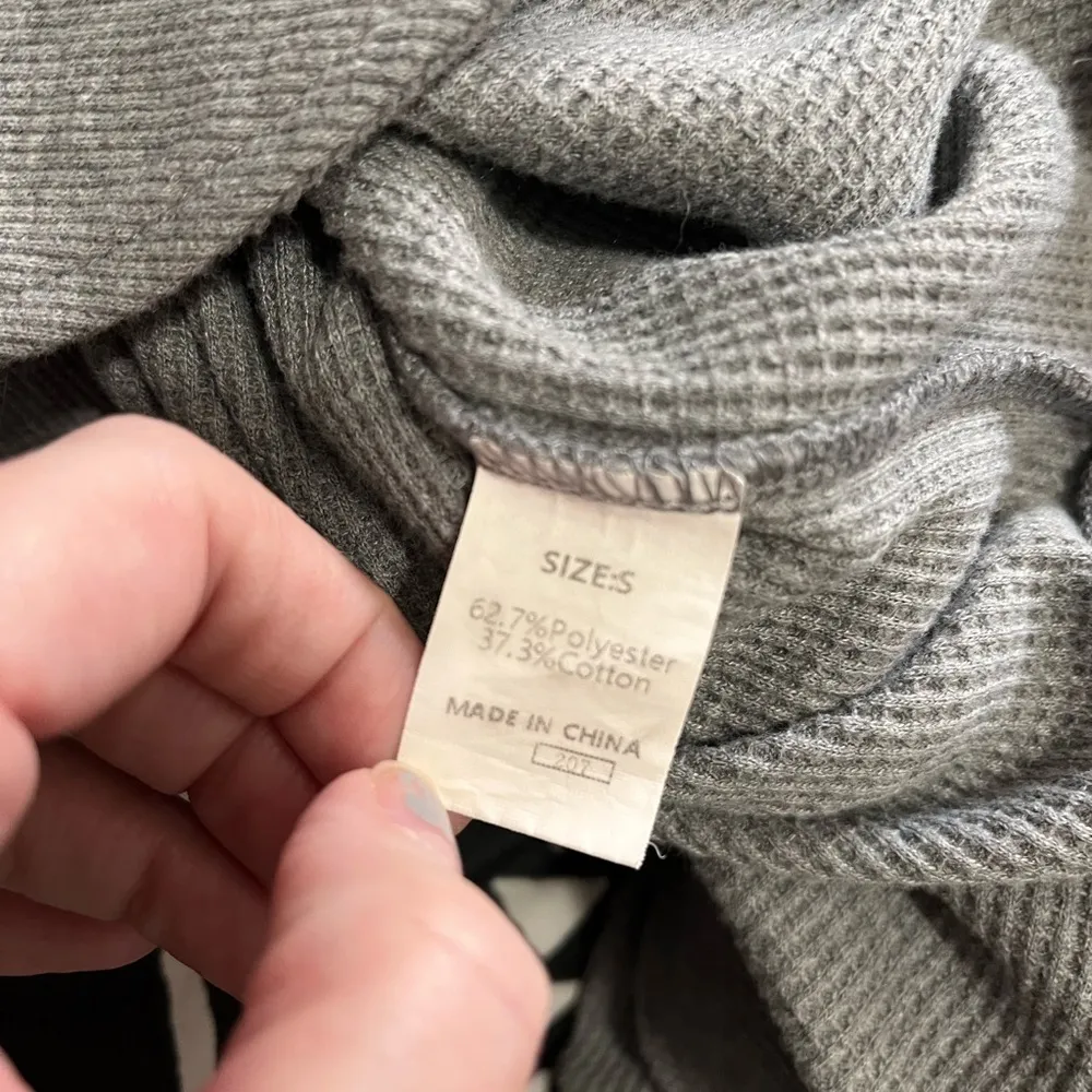 Basic Thermal Crewneck Sweatshirt Pullover Unisex Adult Size Small EUC Gray - Image 4