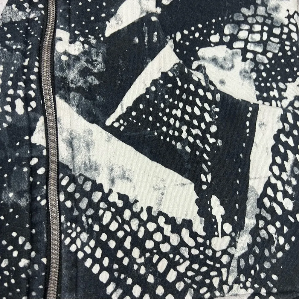 Scuba Hoodie III
Static Mist White Black / Black - Image 6