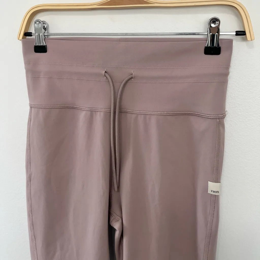 Vuori Daily Legging- Size Medium - Image 3