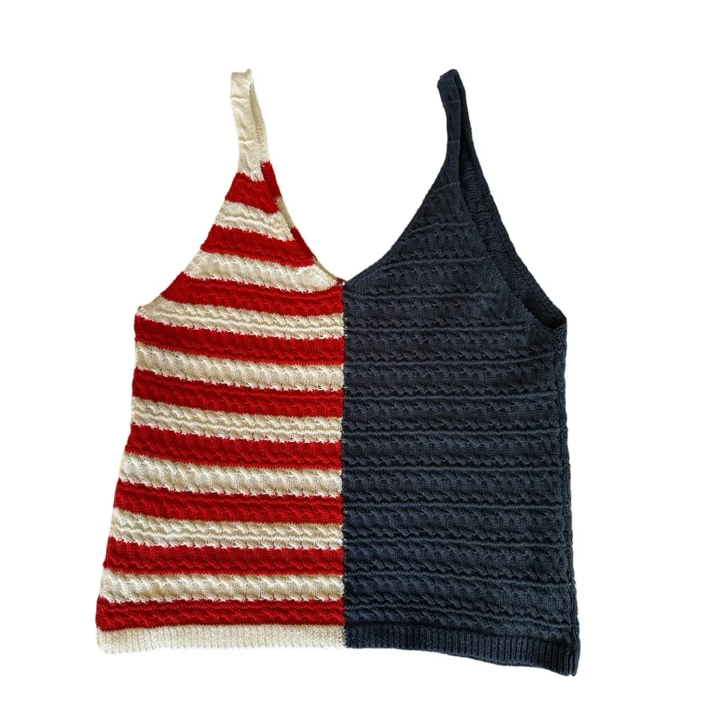 Moon & Madison Red, White, Blue American Flag  Knit Sleeveless Tank Medium - Image 4