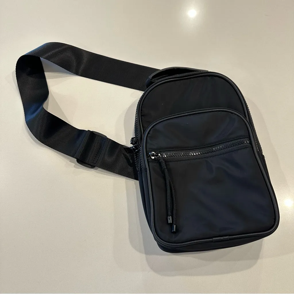 Black Crossbody Sling Zipper Bag - Image 2