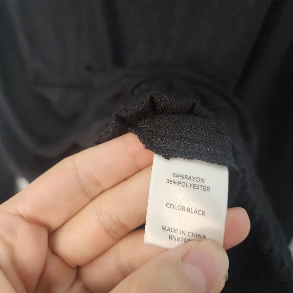 Evereve black v neck top - Image 4