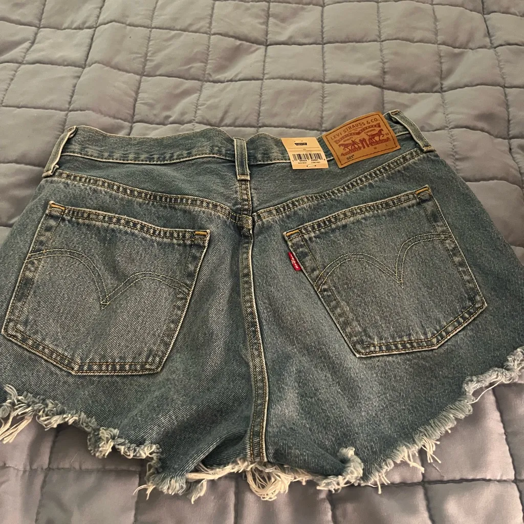 Levi's 501 Womens Denim Shorts NWT Size 30 - Image 2