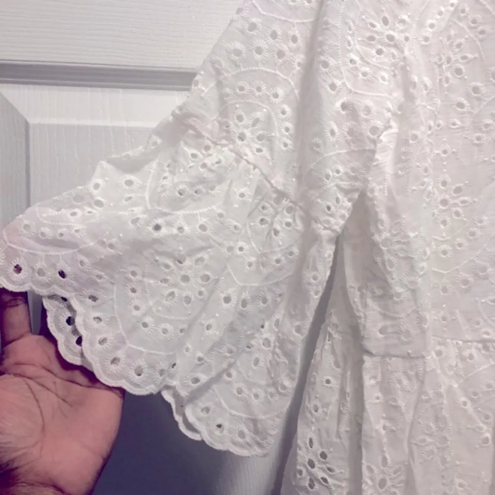 NEW Ces Femme Eyelit Peplum Blouse White Size L - Image 3