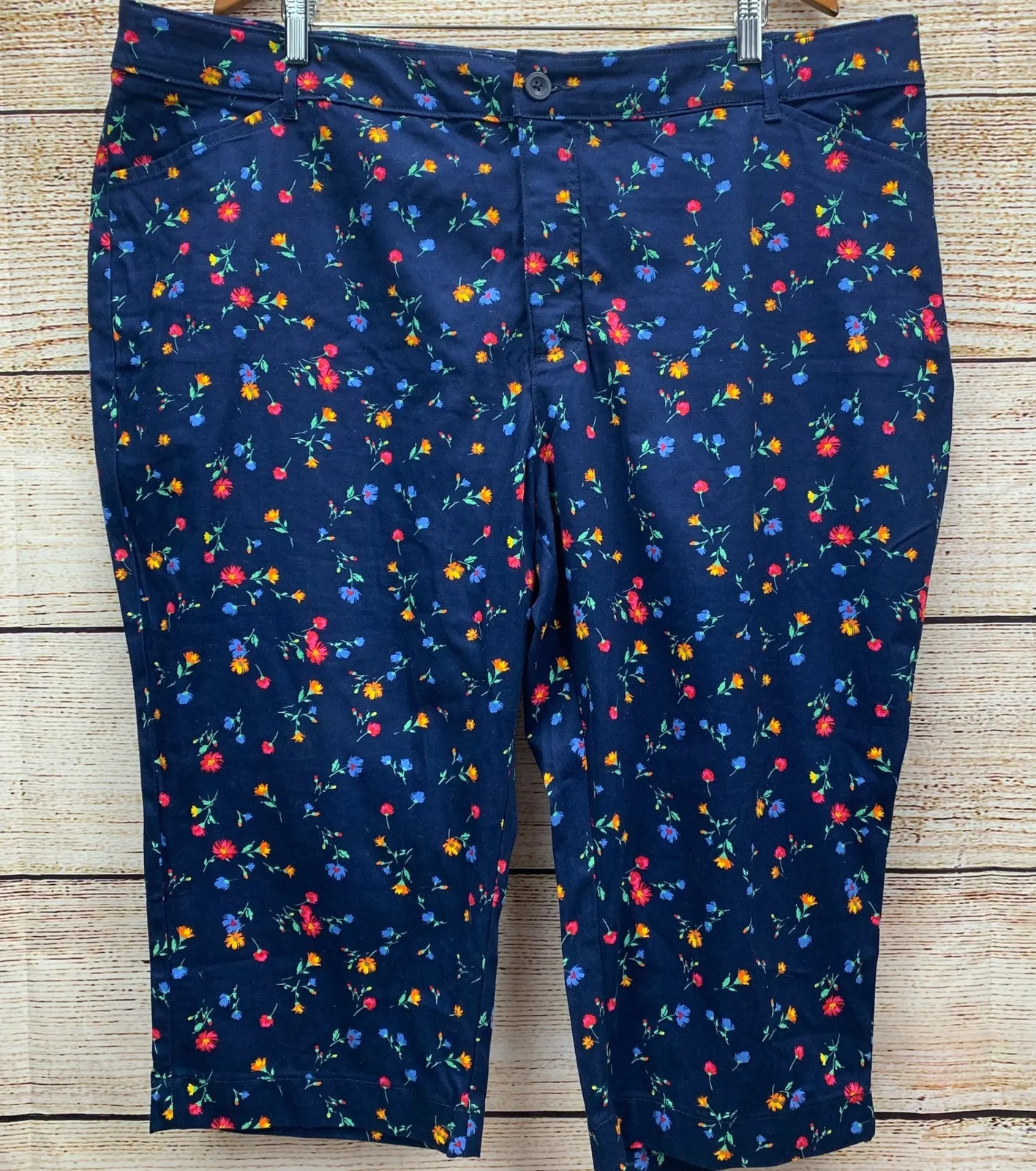 St John's Bay Floral Capri Cropped Pants Womens 22W Blue Red Yellow Size undefined - Image 1