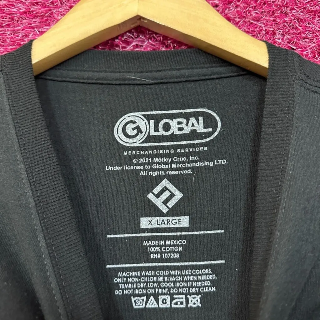 Motley Crue The Dirt Rock Tshirt XL - Image 4