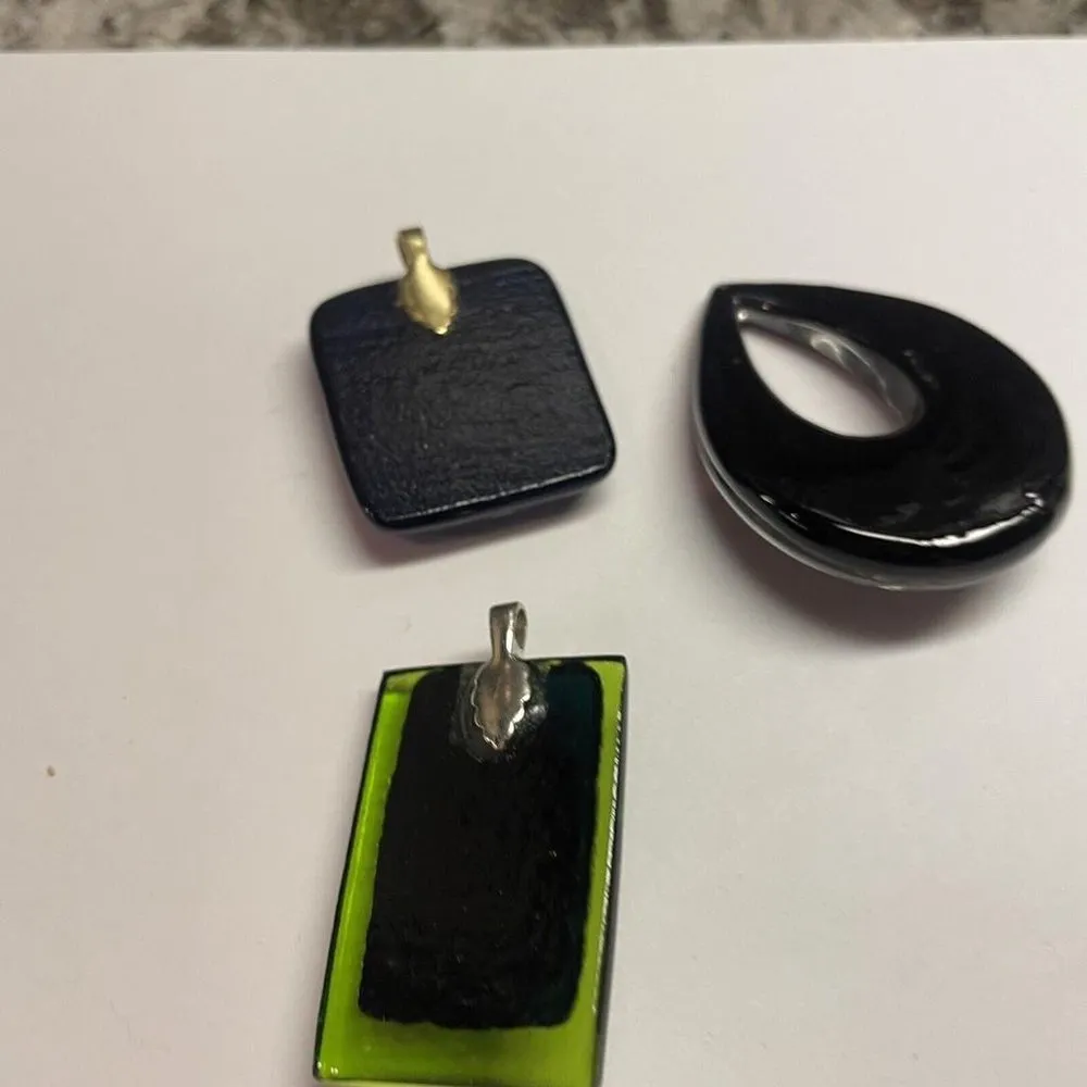 Lot Of 3 Costume Pendants / Charms Blown Art Glass Mix - Image 8