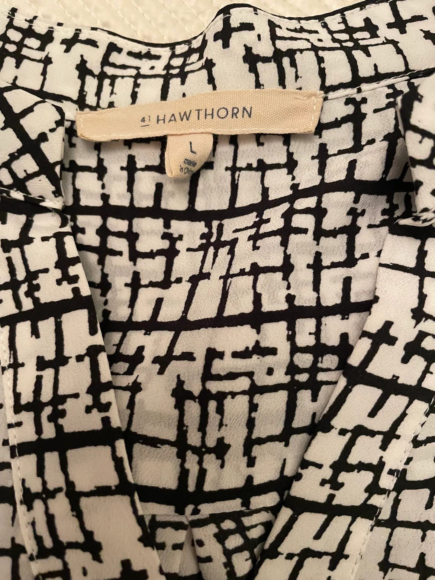 Black & White short sleeve blouse Size L - Image 6