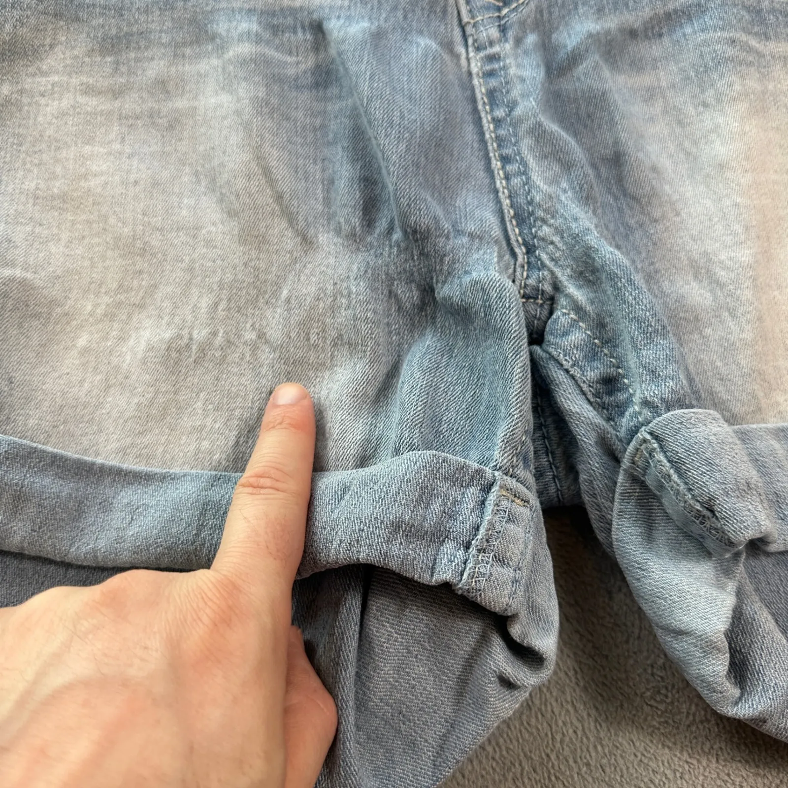 Faded Glory Denim Cuffed Jean Shorts Womens 20W Light Wash Faded Distressed Y2K - Image 8