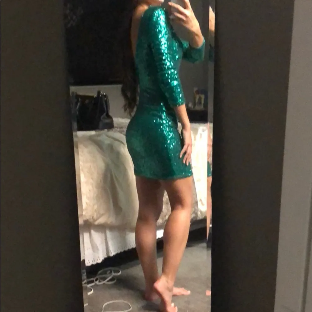 Aqua turquoise blue green sequin mini dress V neckline long sleeve open back - Image 8
