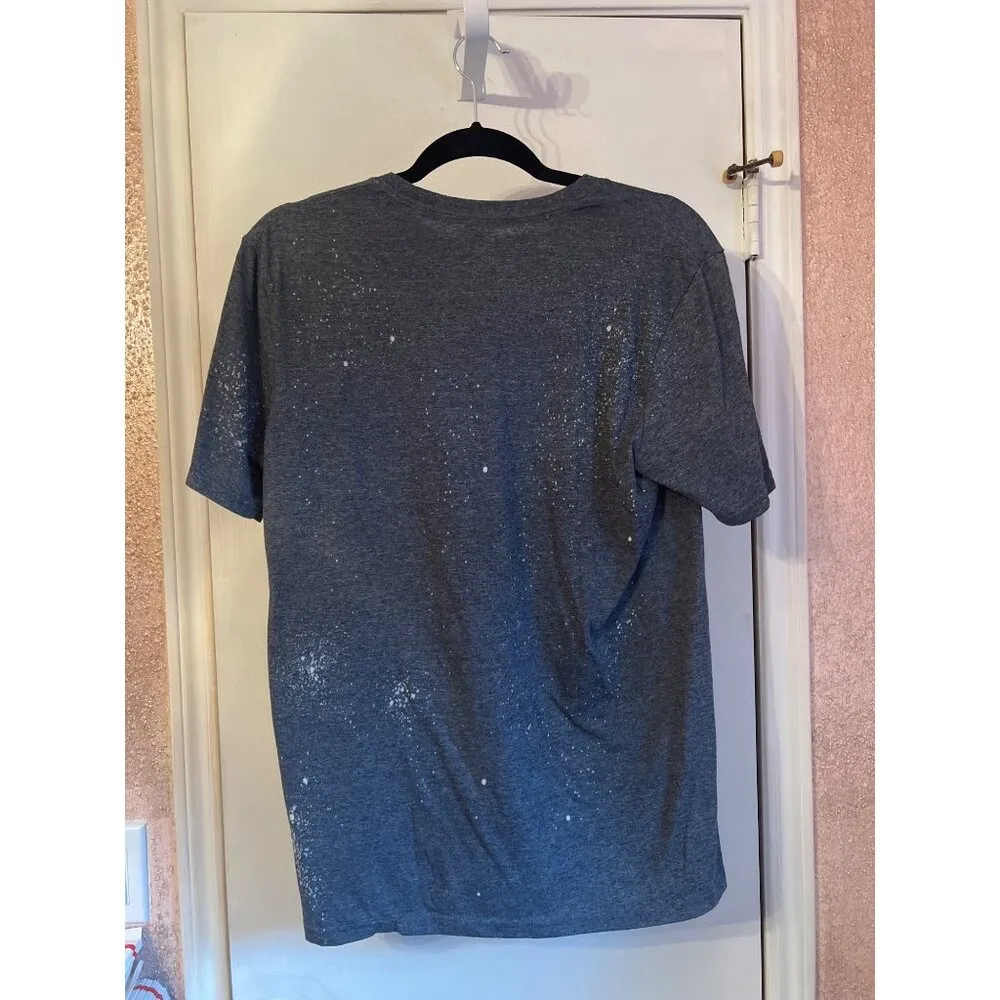 "Alexa Feed My Kids" Distressed Graphic T-Shirt Medium Gildan Softstyle Gray Cot - Image 4