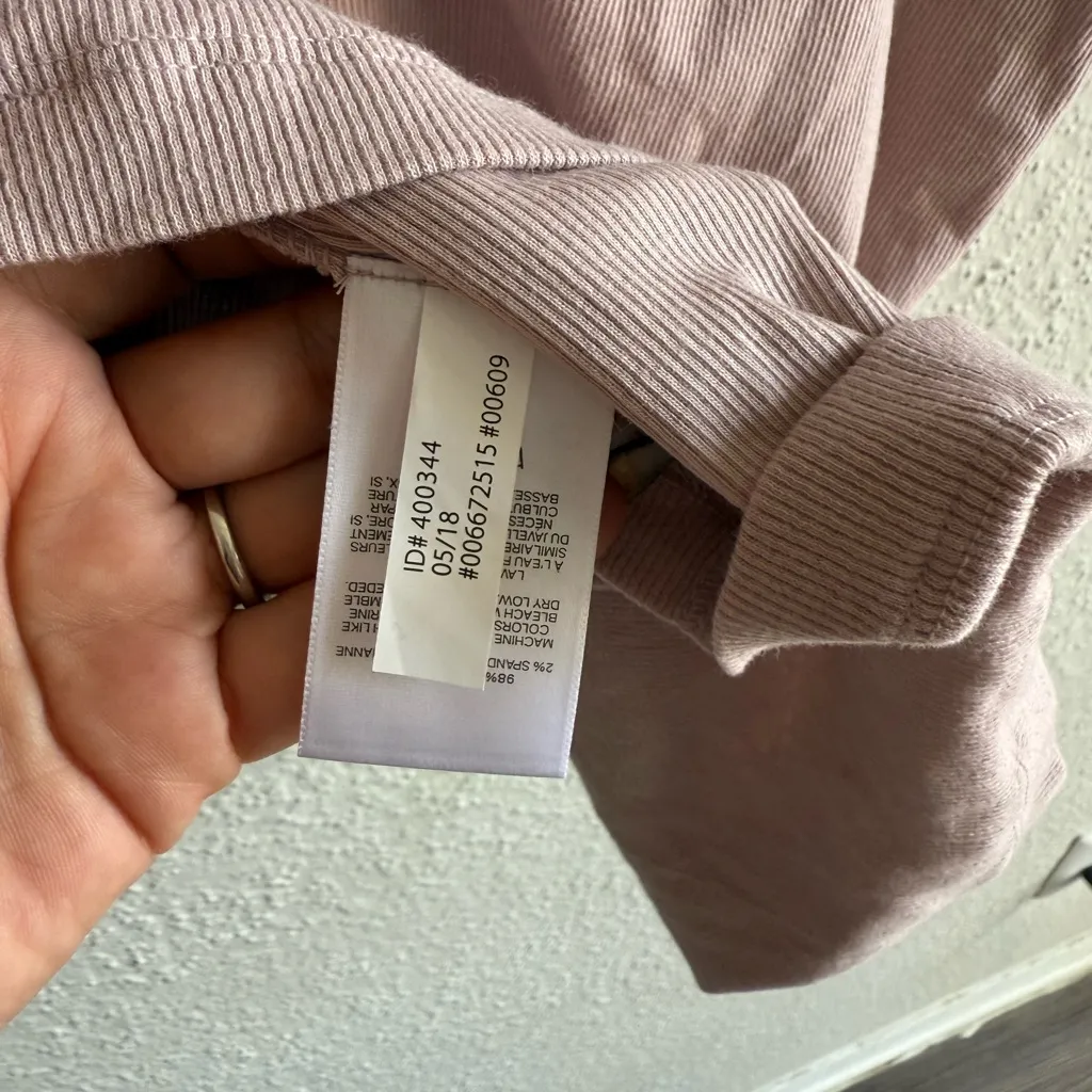 Express Mauve V-Neck Tank Top - Image 3