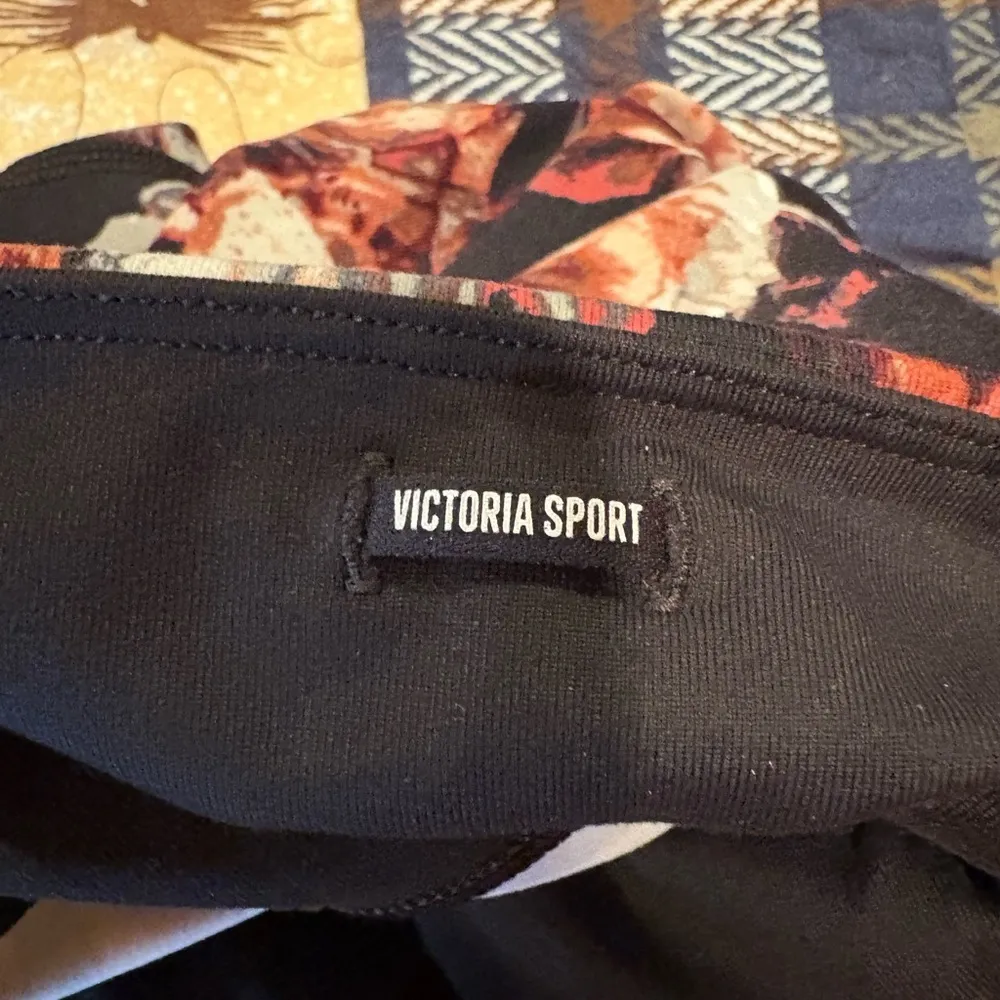 Victoria Knockout Sport Tight Tease Floral size XS - Image 5