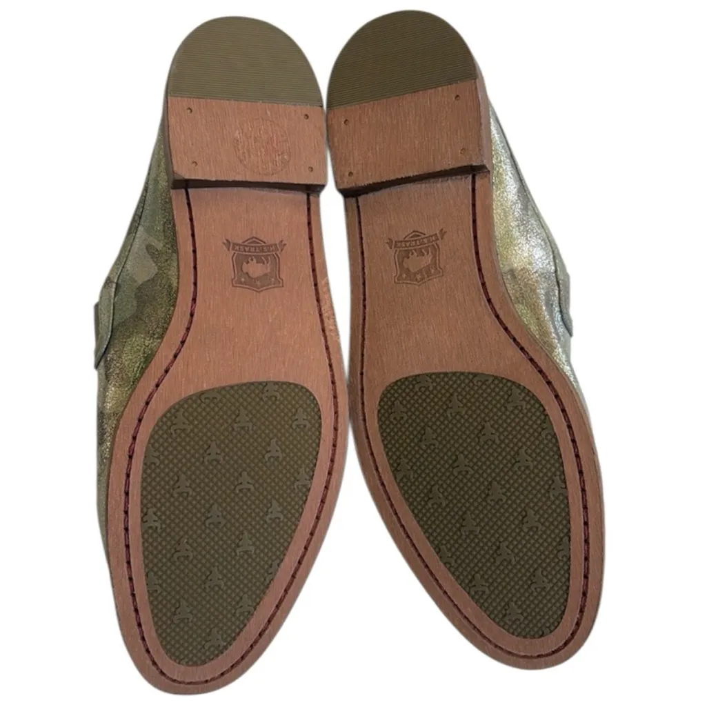 Like New TRASK Leather Ashley Metallic
Camo Miles Size 9.5 - Image 8