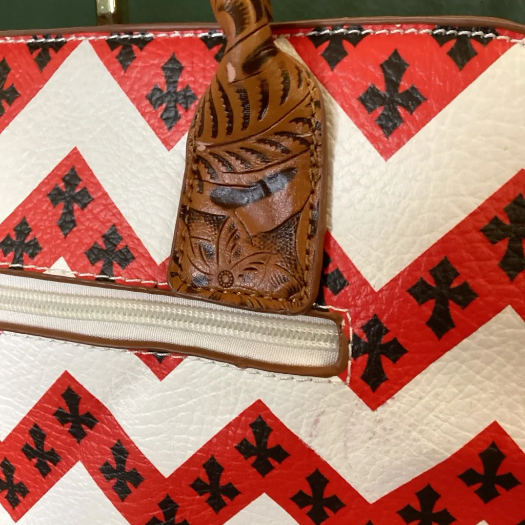 Chevron Patterned Tote Bag with Cross‎ Accent Red - Image 5