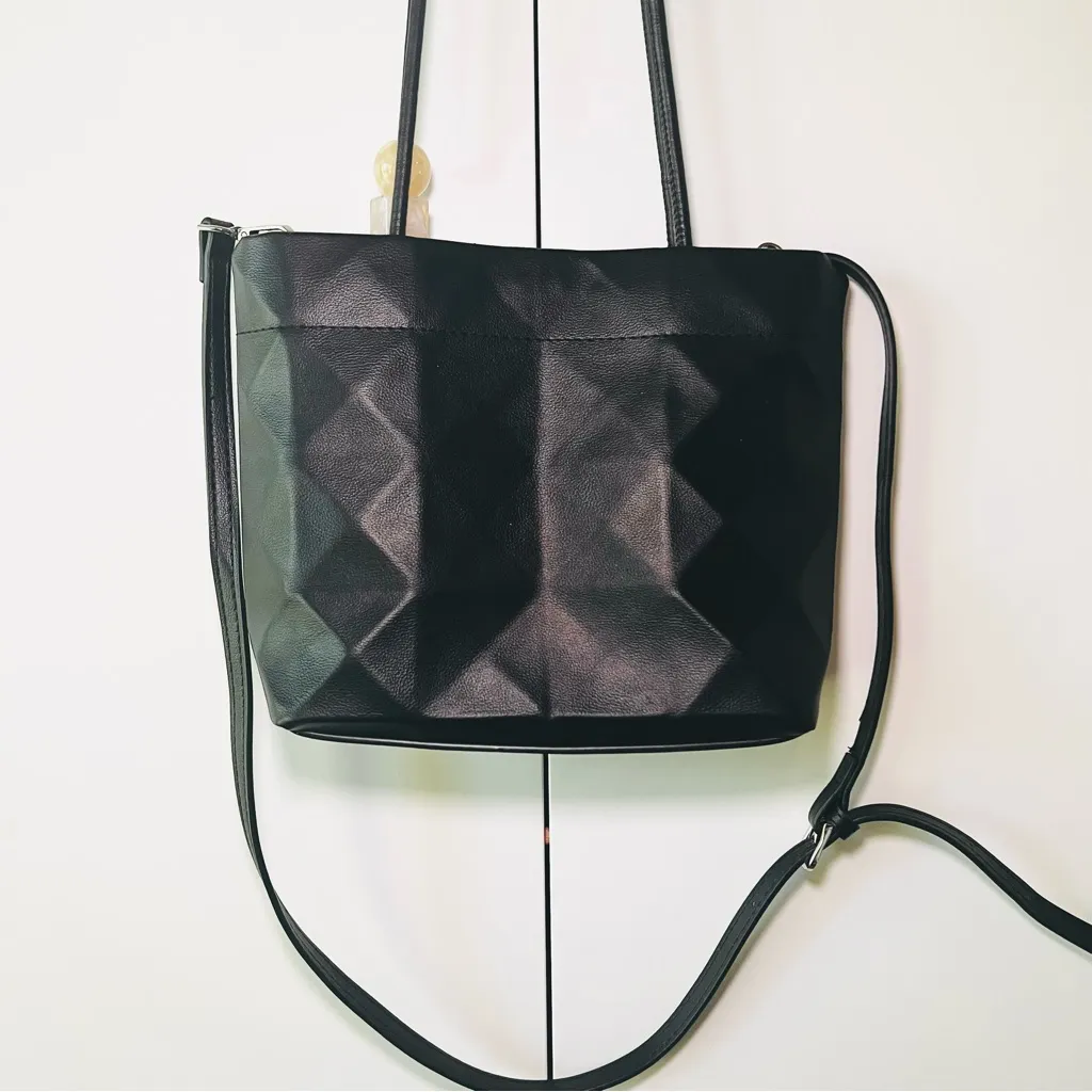 Fashionable Trendy Simple Black Ladies Single Shoulder Square Bag Crossbody Bag - Image 4