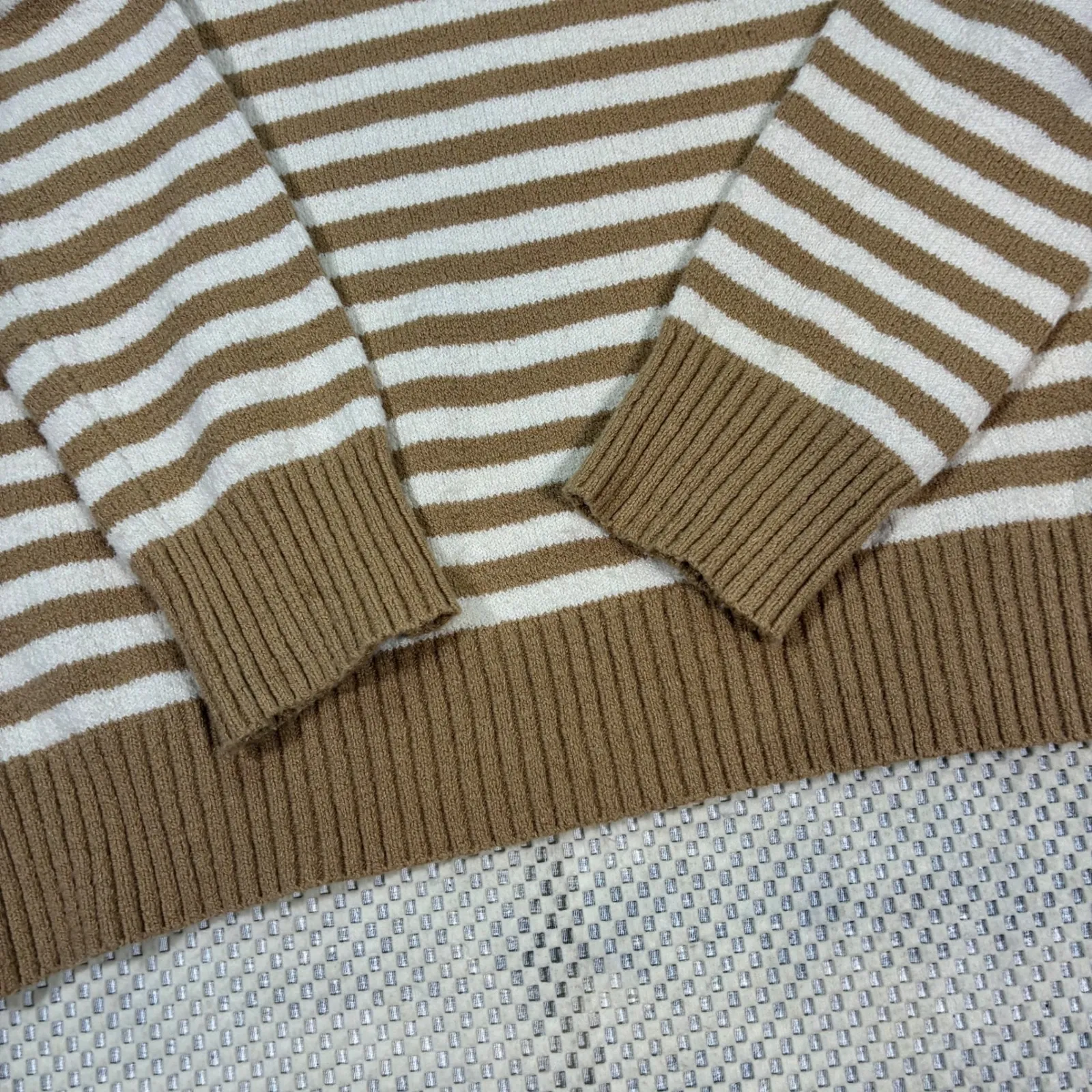 Vintage Y2K GAP Striped Knit Sweater Beige White Long Sleeve Crewneck Women's S - Image 3
