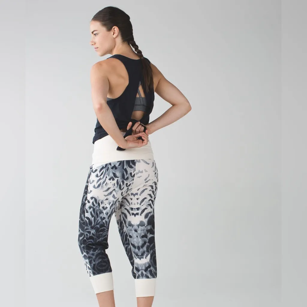 Lululemon Dance To Yoga Pant/Jogger  
Pretty Plume Angel Wing Black Size 4 - Image 2