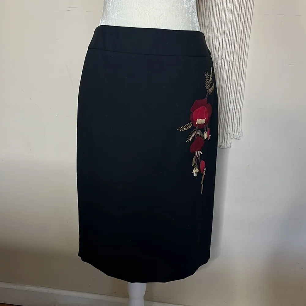 Ann taylor loft • wool rose embroidered pencil skirt vintage - Image 9