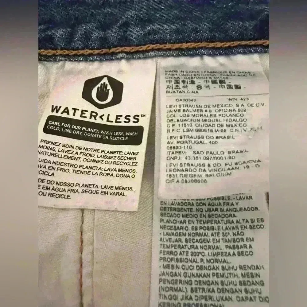 Levi’s Levi 501 Blue Denim Jeans Shorts Waist 27 Button Closure Distressed Booty - Image 8