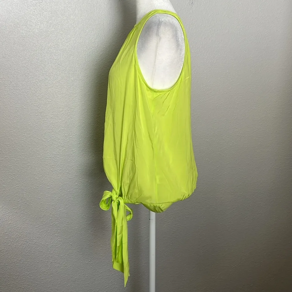 Trina Turk Tie Bottom Tank Size Small - Image 4