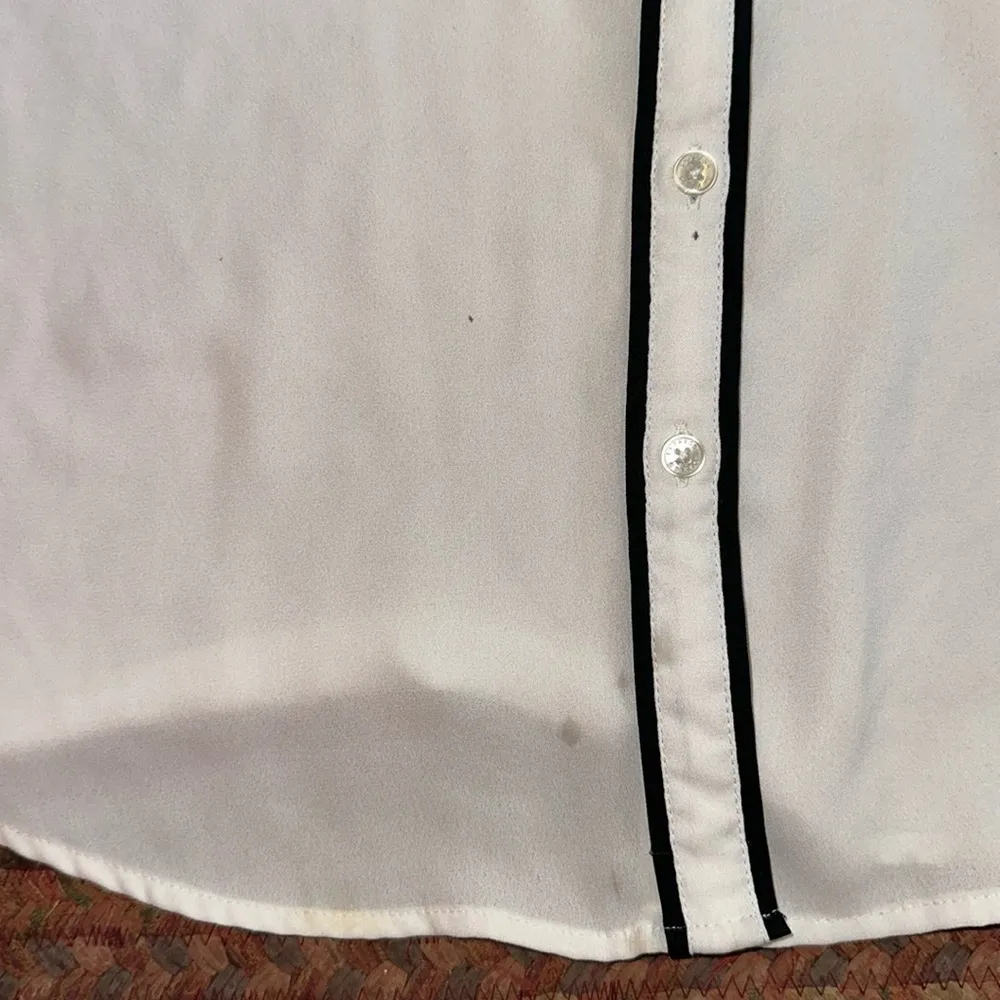 EXPRESS WHITE PORTOFINO BUTTON UP LONG SLEEVE BLACK TRIM - Image 2