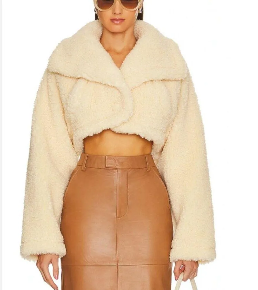 L’Acadamie - Peyton Cropped Sherpa Jacket in Wheat - Image 5