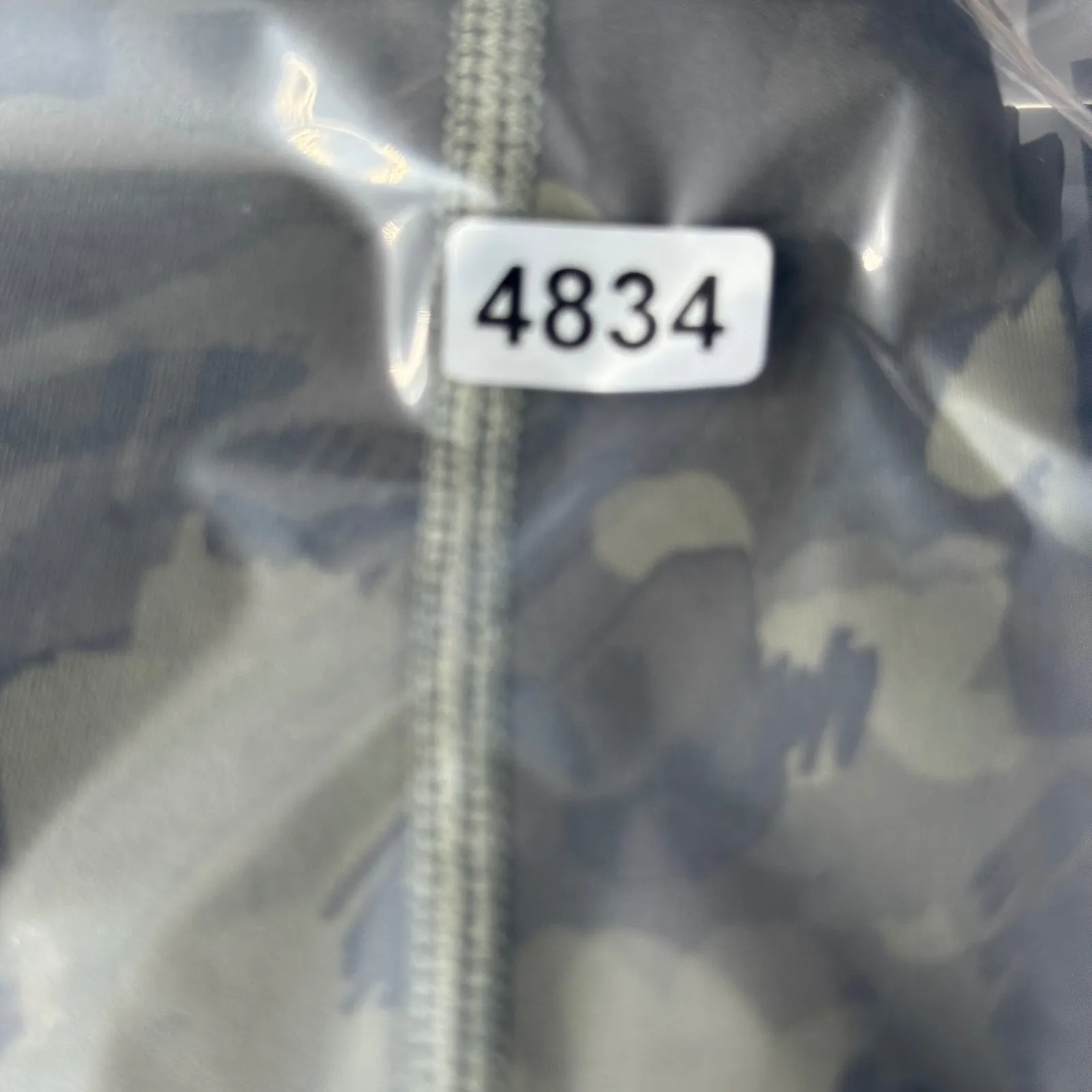 Vuori Womens Camo Print Mid Rise Leggings Medium Athleisure‎ Activewear - Image 8