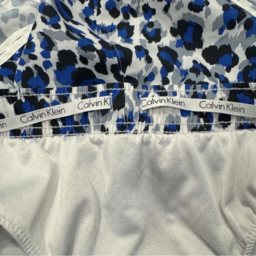 Calvin Klein Black & Blue Leopard Print Running Shorts with Pockets Size M - Image 8