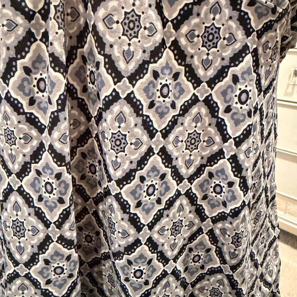 Chic Black and White Patterned Strapless Swim One Piece Size XL - Image 2