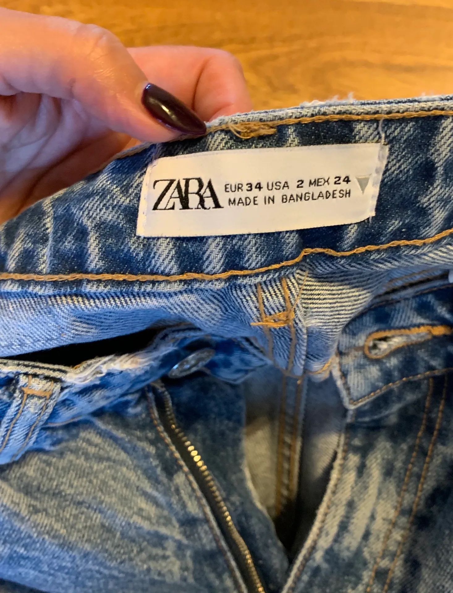 ZARA Mom Fit Jeans - Image 4
