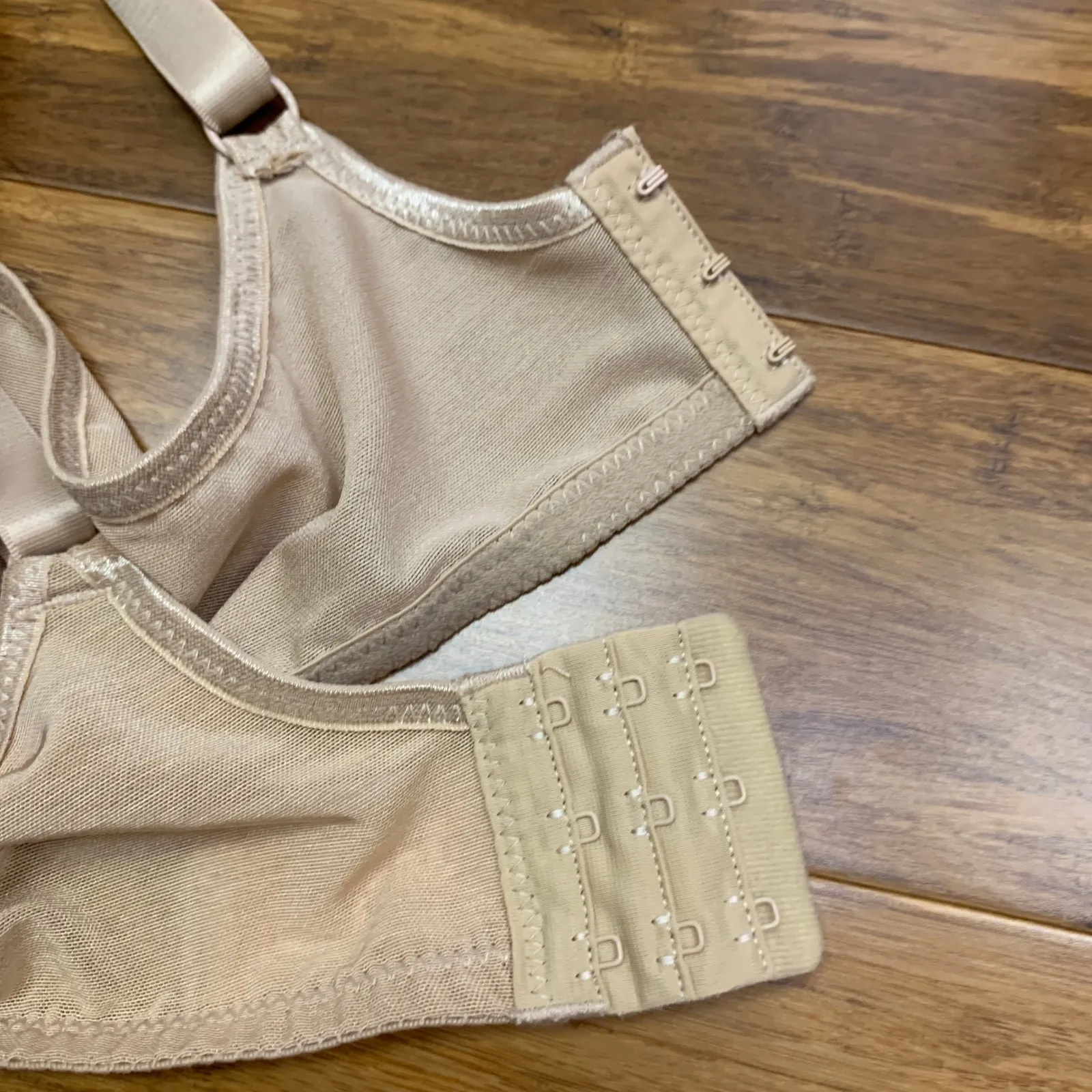 Breezies Bra Womens Size 40B Beige Floral Lace Full‎ Coverage Support Wireless Tan - Image 5