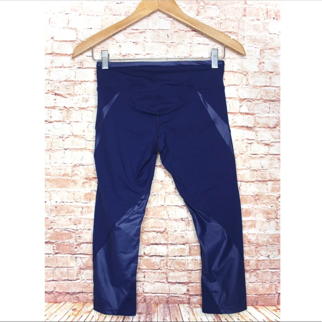 Lorna Jane |  Black Navy Shimmer Mixed Panel Capri Leggings - Image 2