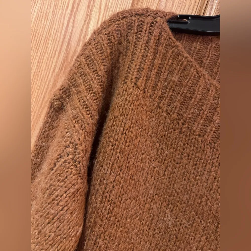 Madewell Cable-Sleeve Boatneck Boxy Cropped Wool Sweater in Saddle Brown Size XS - Image 7
