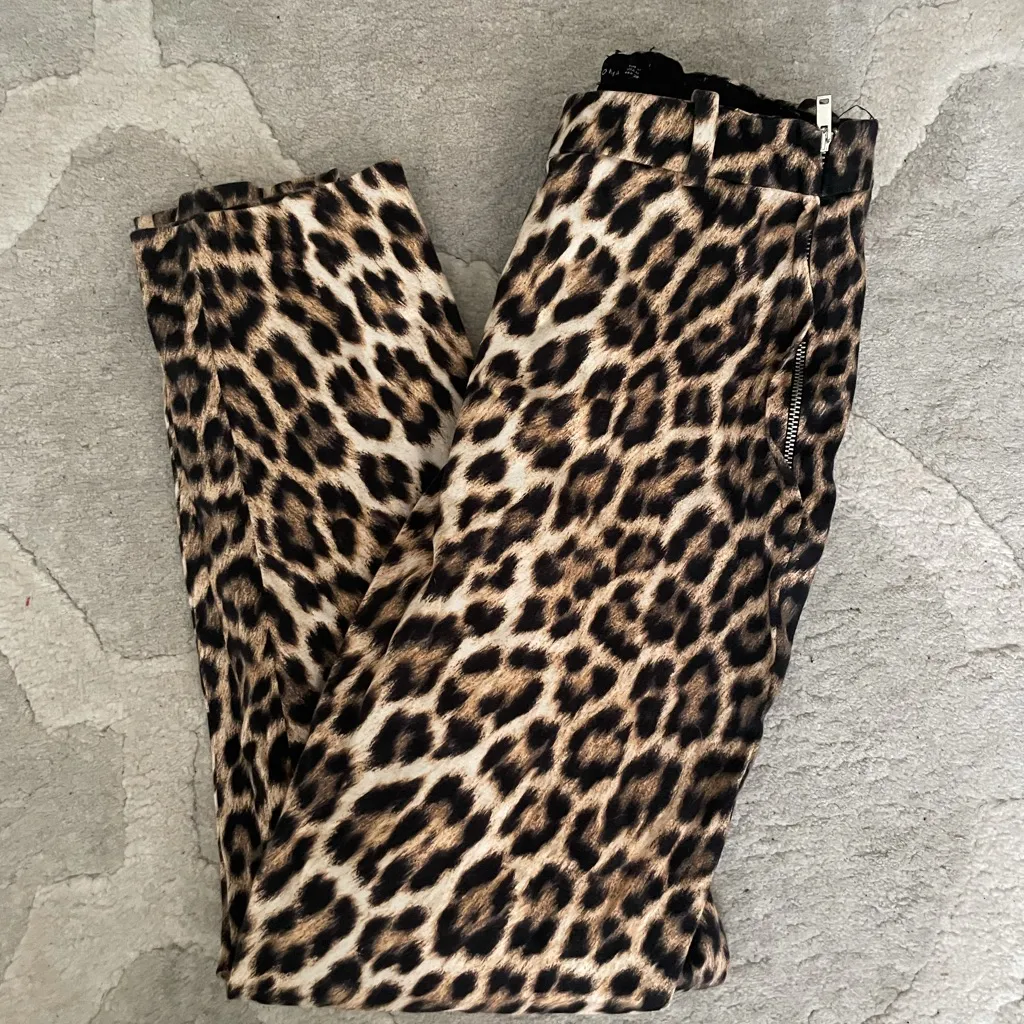Zara leopard print pants. Used /as new - Image 3