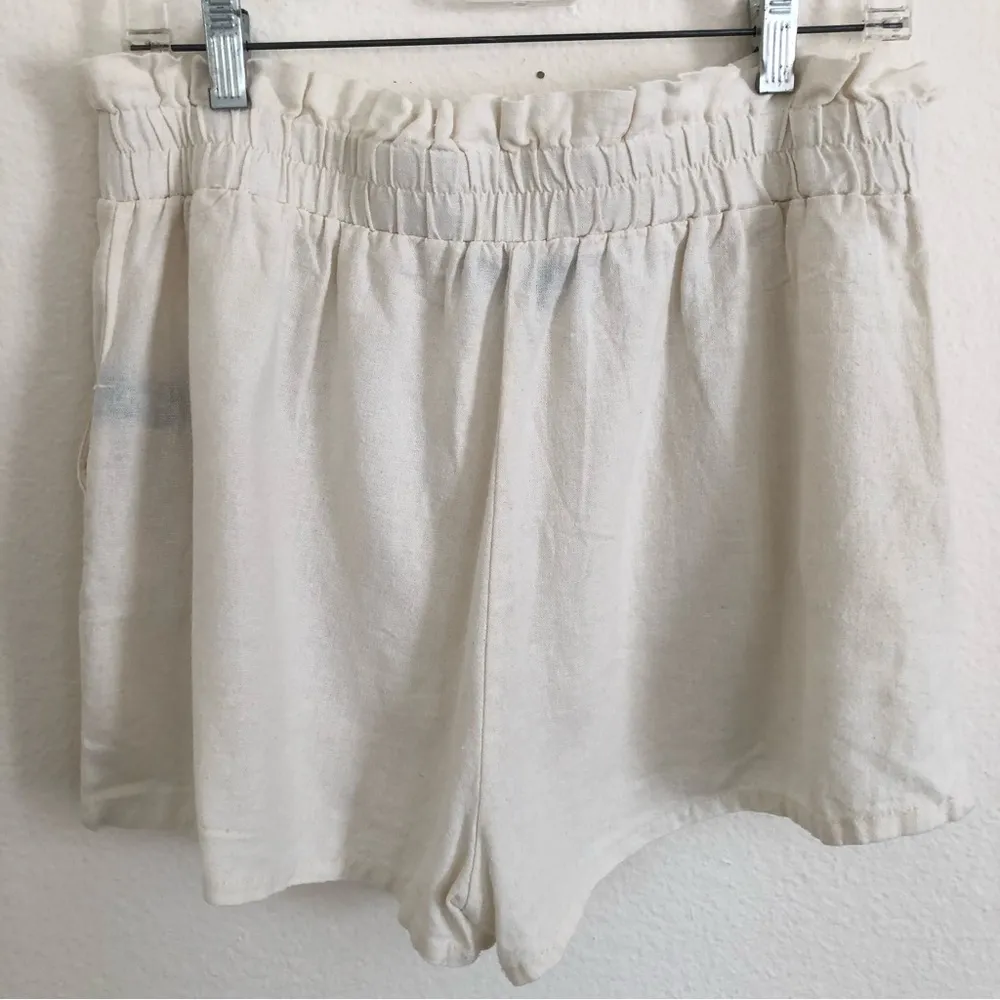 50% OFF Cream Linen Blend Shorts L Size L - Image 4