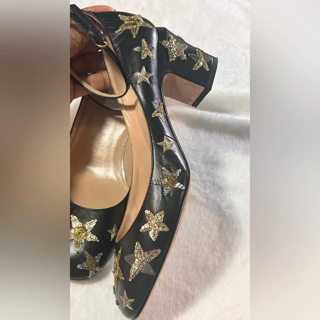 Valentino Garavani Black Heels with Gold Star Accents - Image 6