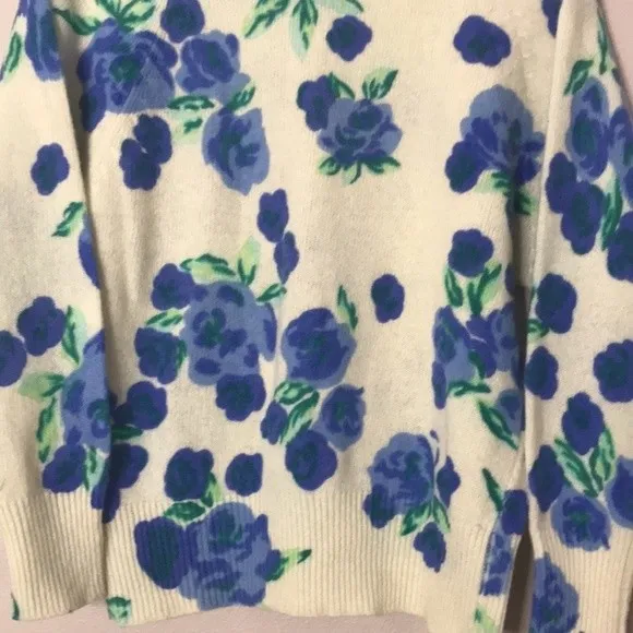 Vtg grannycore lambswool blend flower pullover cozy cute sweater Small - Image 2