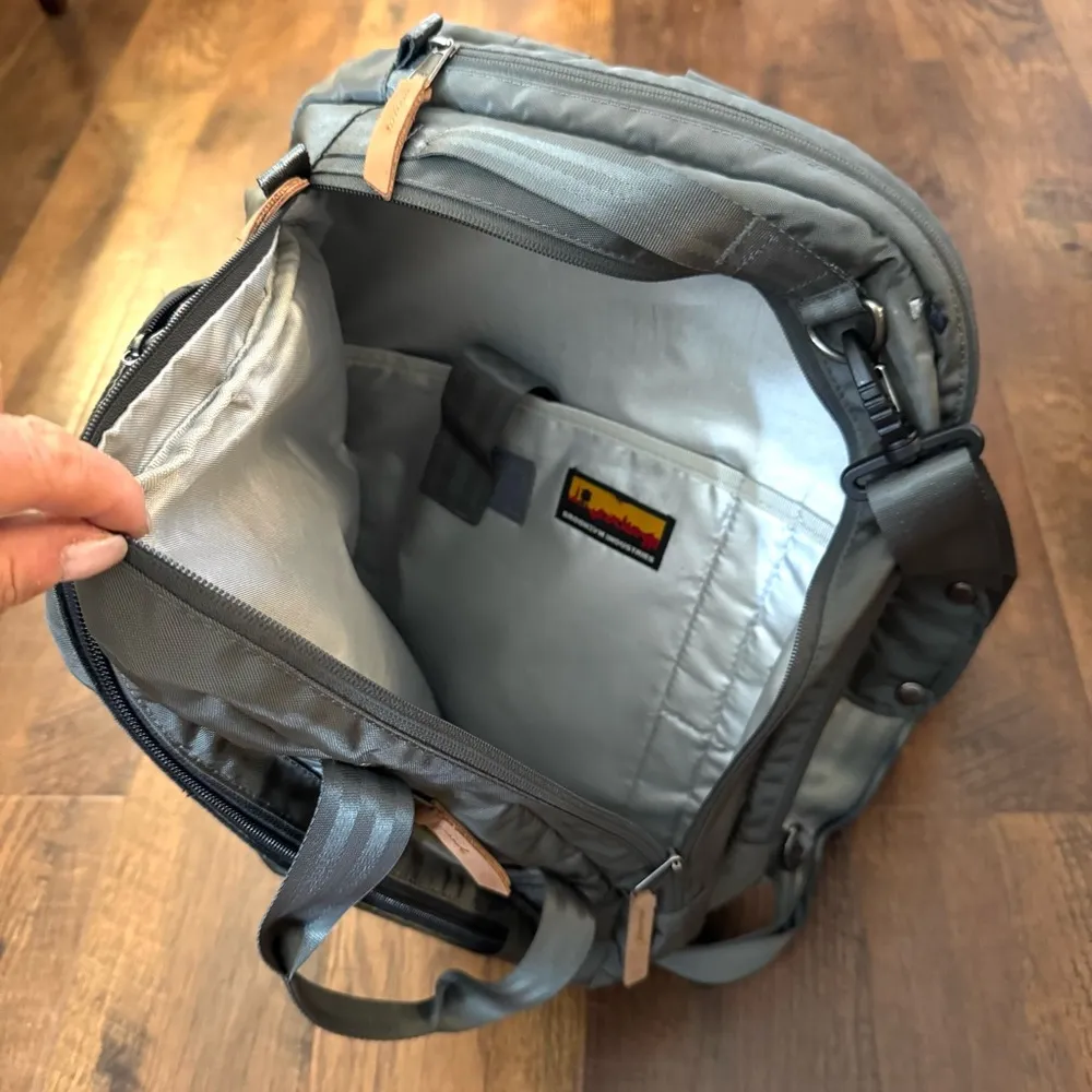 BROOKLYN INDUSTRIES convertible backpack/briefcase, unisex Gray - Image 9