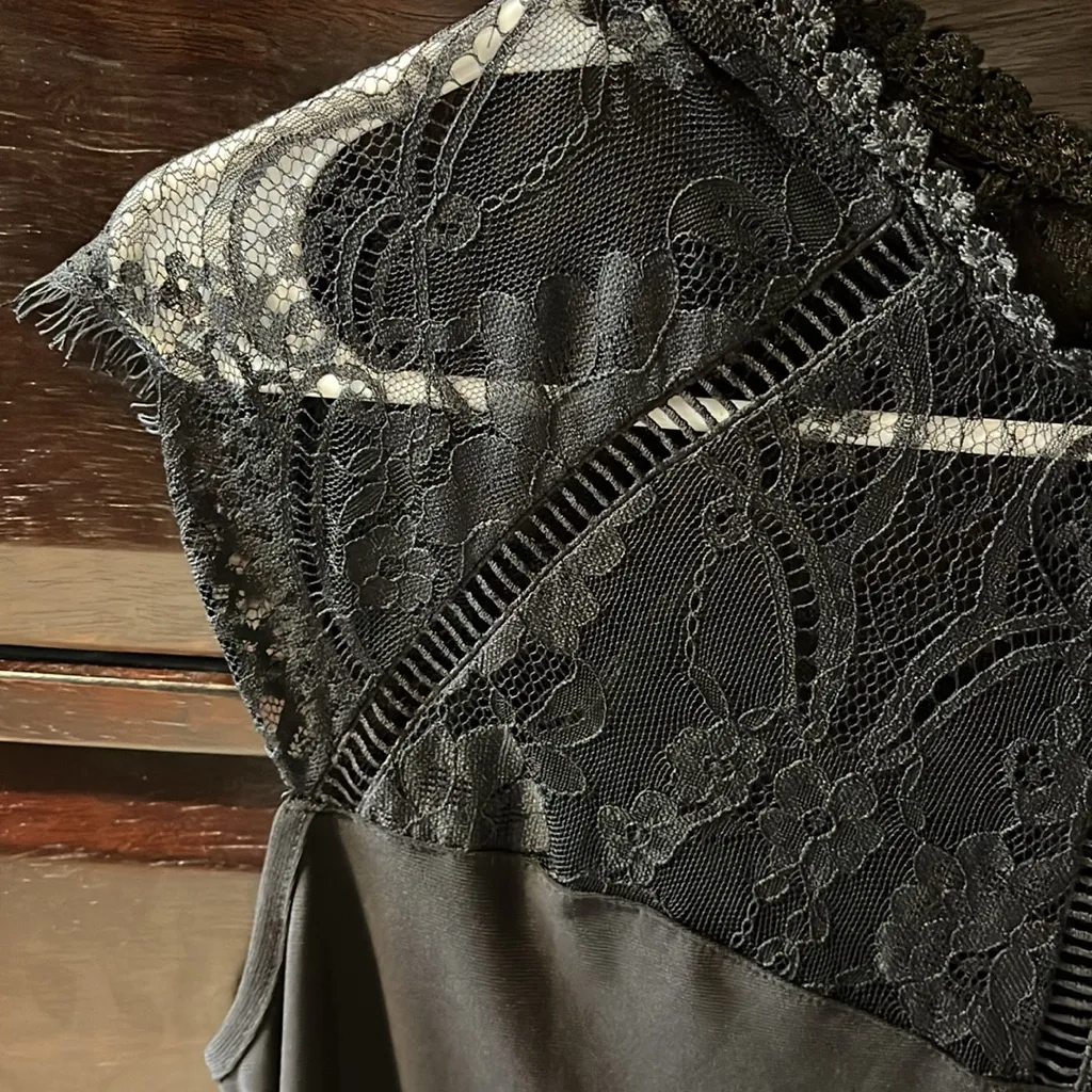 Uncommon Job, ladies lace top size medium Black - Image 4